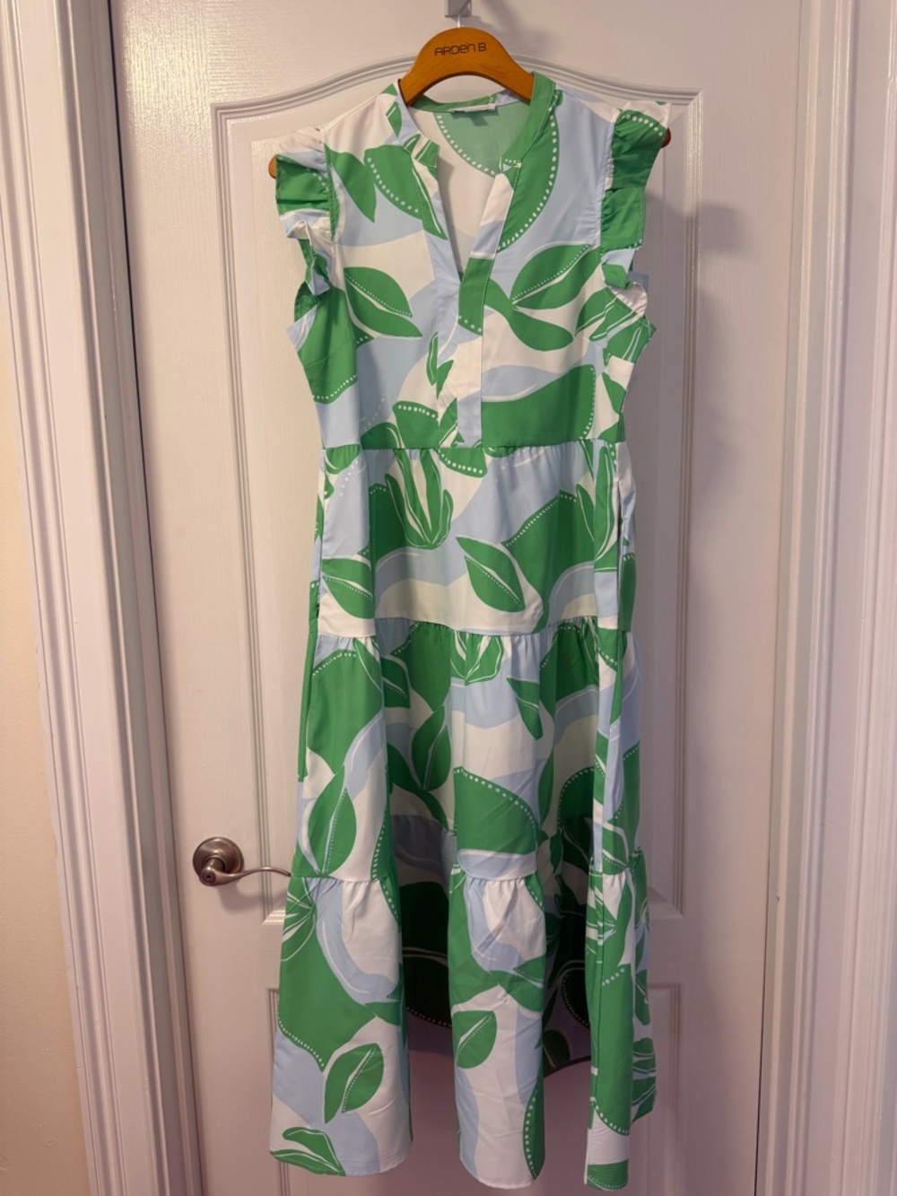 Sleeveless Green & Light Blue Leaf-Print Maxi Dress by Mary Square